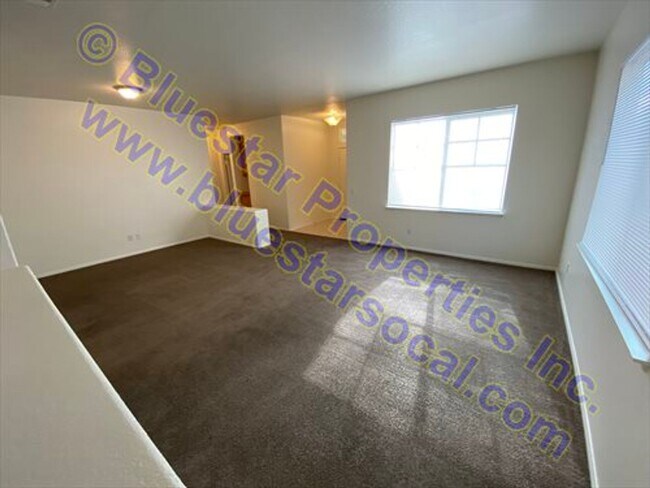 Building Photo - Single Level Home with Rear Fenced Yard & ...