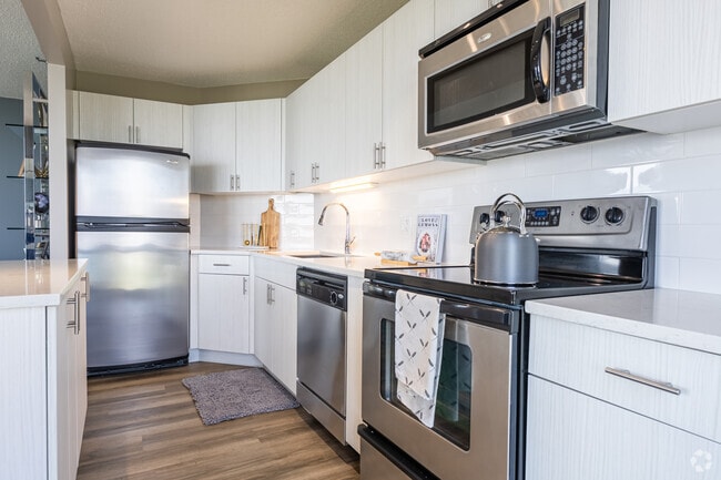 2BR, 2BA - 1,175SF - Kitchen - Eugenie Terrace on the Park Apartments