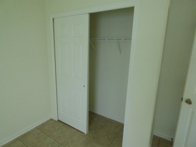 Building Photo - 3058 Hawks Cliff Dr