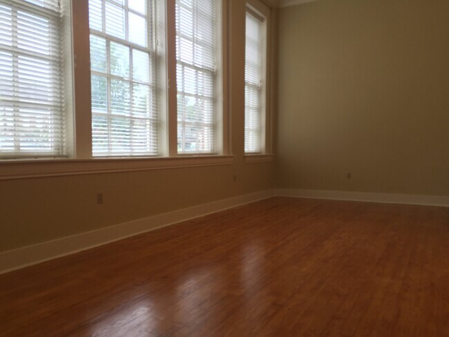 Foto del edificio - 715 Sherman St