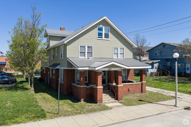 Building Photo - Biston Apartments