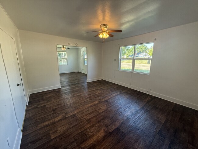 Foto del edificio - 530 W 18th St