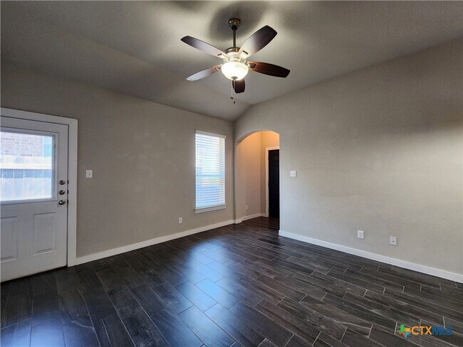 Foto del edificio - 1143 Creekside Orchard