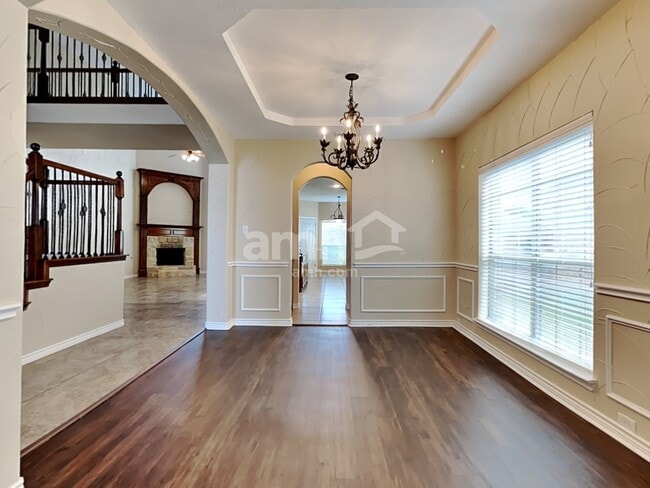 Foto del edificio - 404 Roundrock Ln