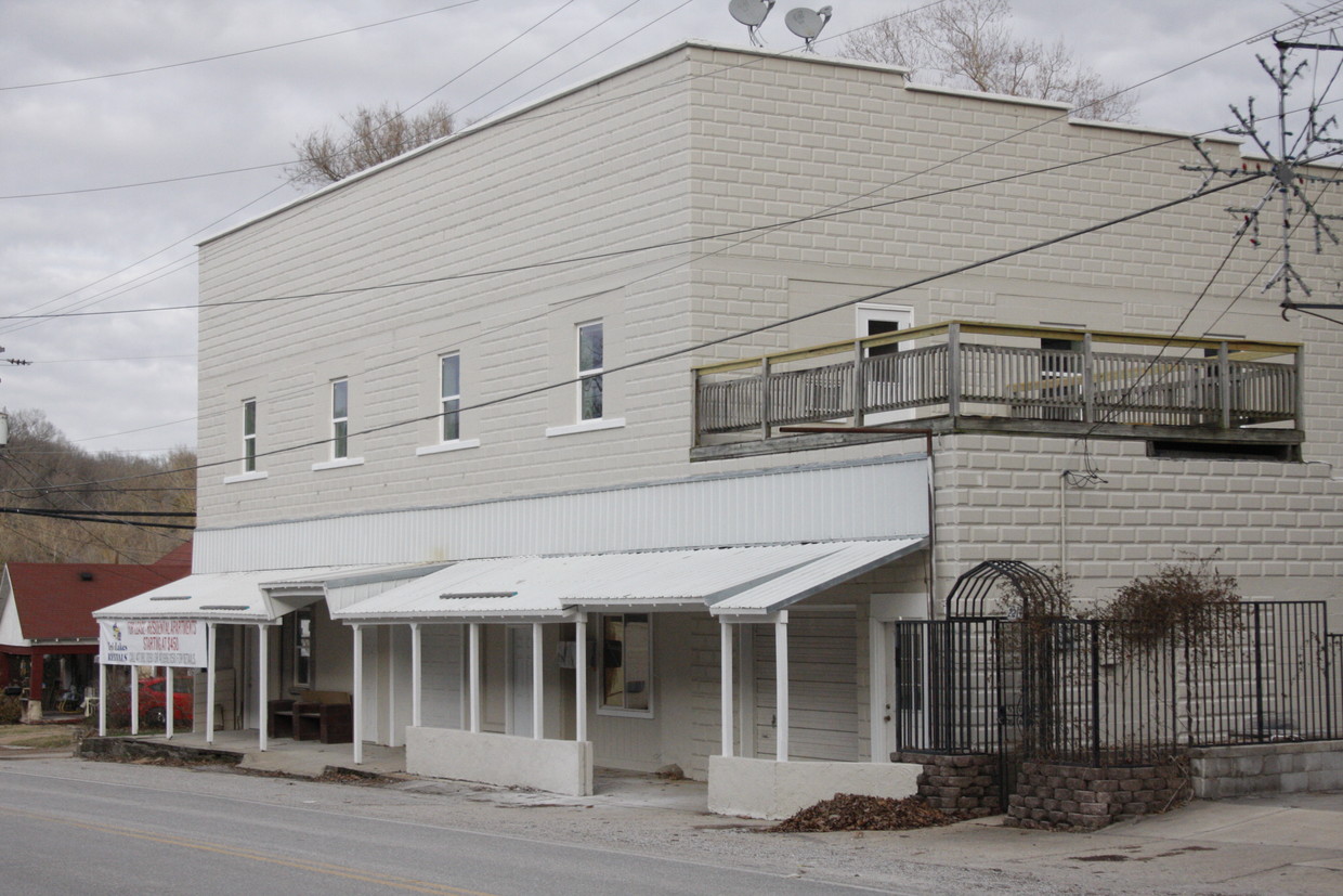 Primary Photo - 22142 Main St