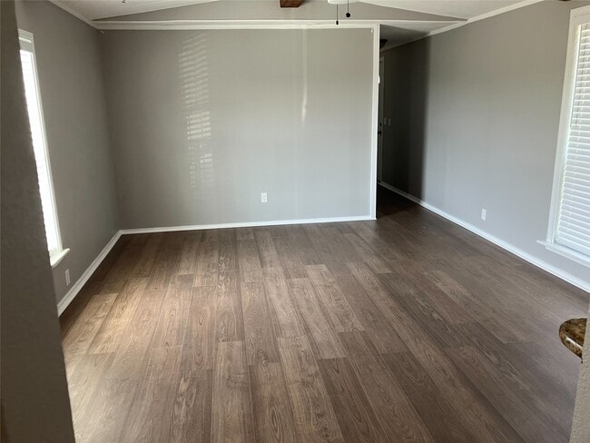 Building Photo - 118 Walnut St