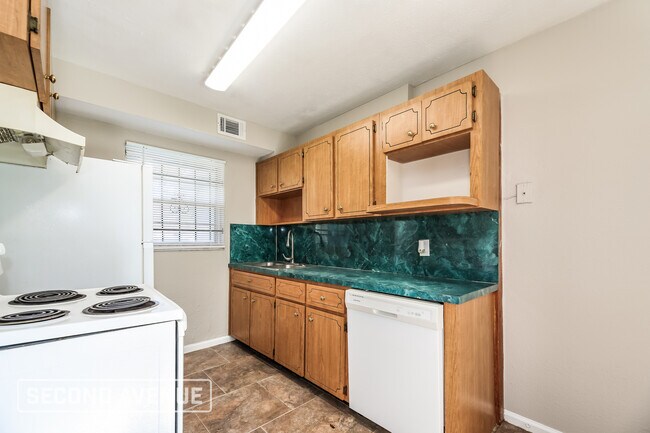 Foto del edificio - 9402 Devonshire Blvd