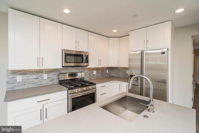 Foto del edificio - 1701 Bainbridge St