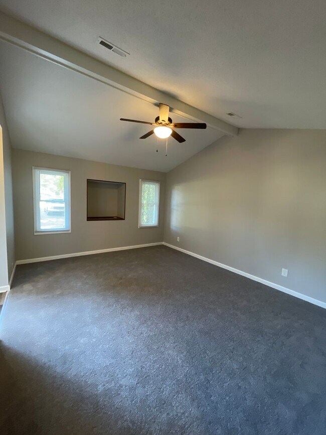 Foto del edificio - Duplex For Rent