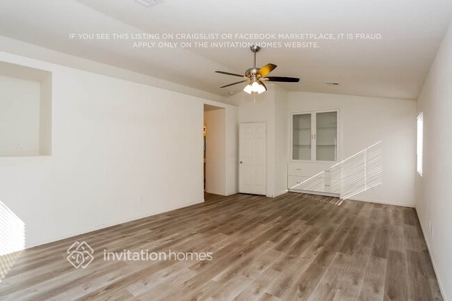 Foto del edificio - 829 Beefeater Pl