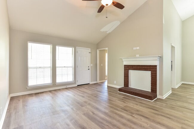 Foto del edificio - 6009 Legend Dr