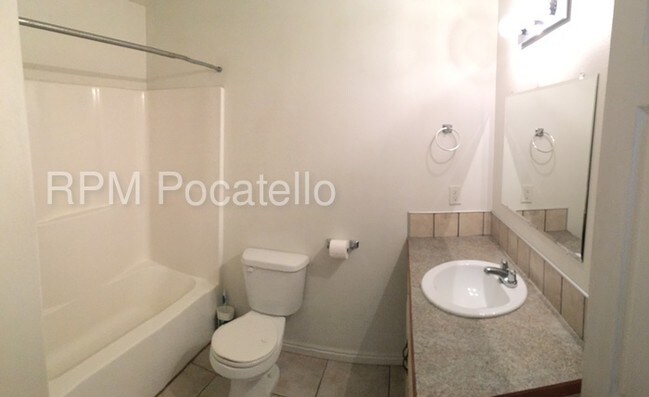 Foto del edificio - 1592 Zener St