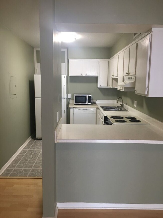 Building Photo - West End Condo