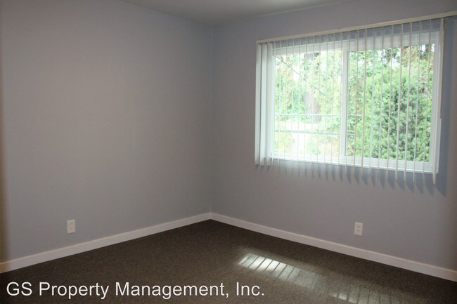 Building Photo - 935 Ravenscourt Ave