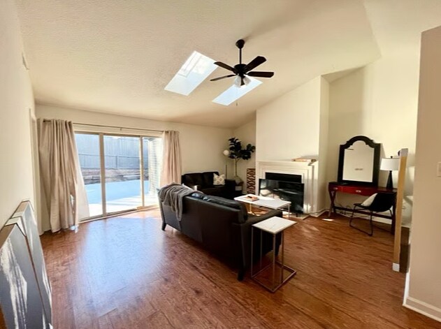 Foto del edificio - 1413 Willow Crossing Dr