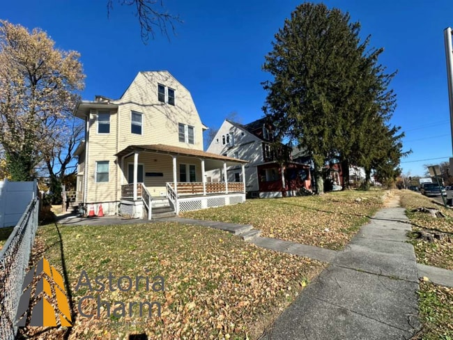 Building Photo - 3004 Clifton Ave