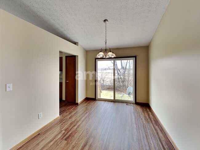 Foto del edificio - 227 Iris Trail Drive