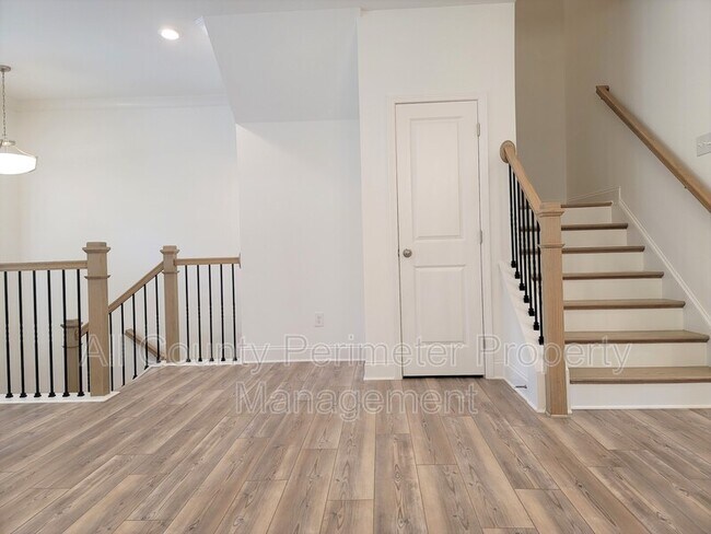 Building Photo - 2217 Fern Pk Dr