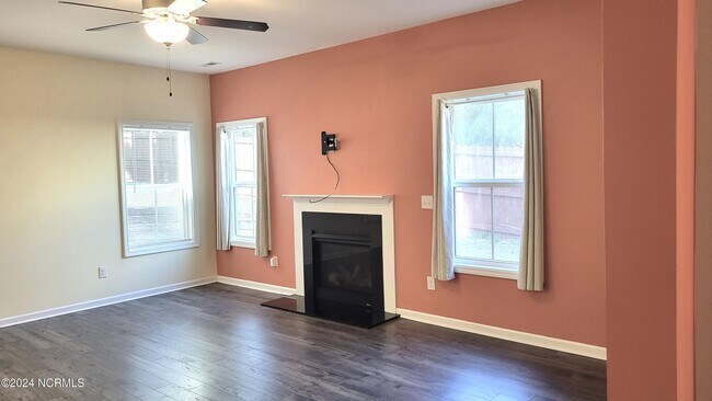 Building Photo - 134 Henley Pl
