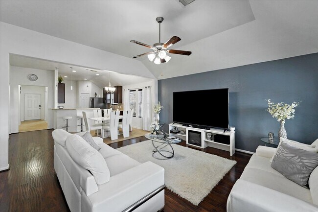 Building Photo - 18523 Windy Stone Dr