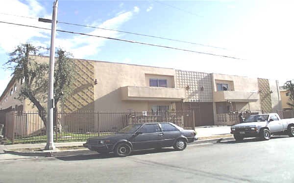 Building Photo - Willis Villas Apartments