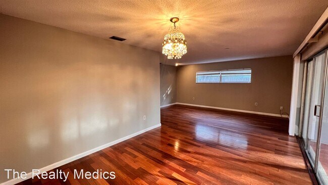 Building Photo - 4 br, 2 bath House - 1507 Glastonberry Rd