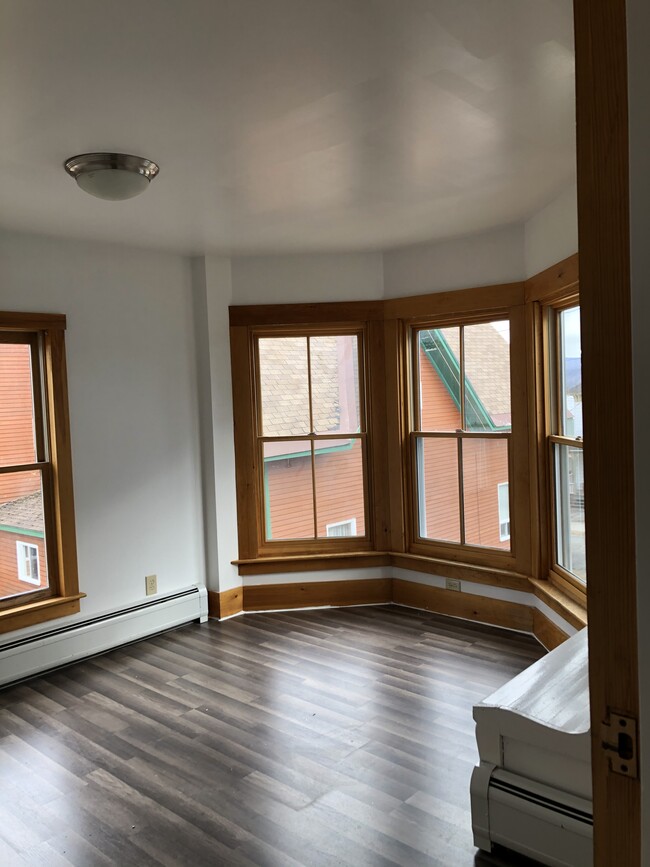 Bedroom 1 - 74 Mountain St