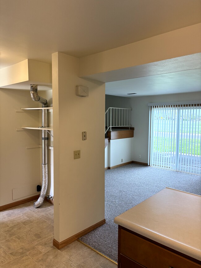Building Photo - 5 Florentine Ct