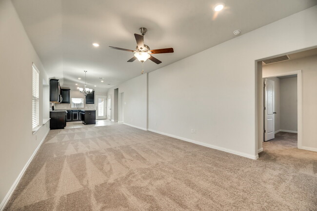 Building Photo - Perfect 3 bed 2 bath in new development in...