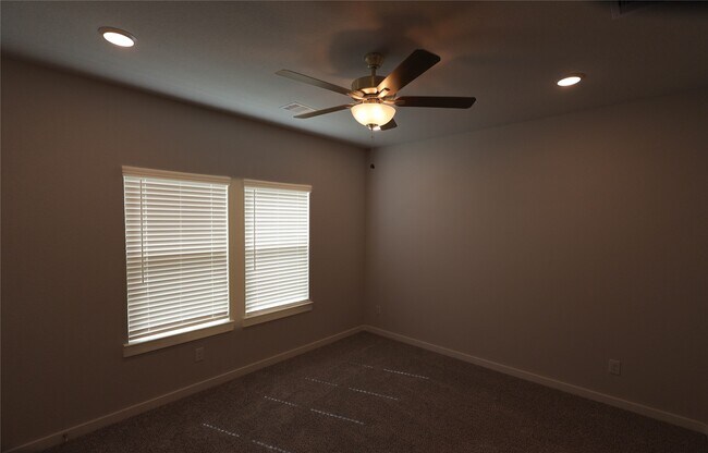 Foto del edificio - 8587 Blueberry Ash St