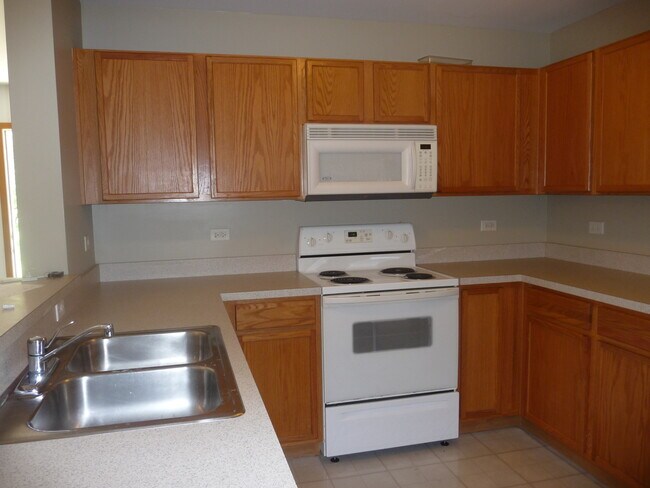 Building Photo - 1403 McClure Rd
