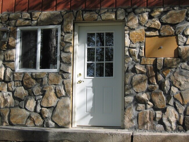 Entrada de la Unidad A - 297 Knoll Dr