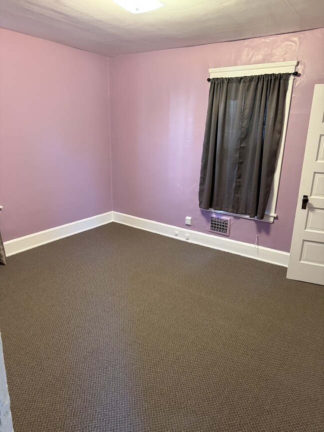 Building Photo - 365 Willis Ave