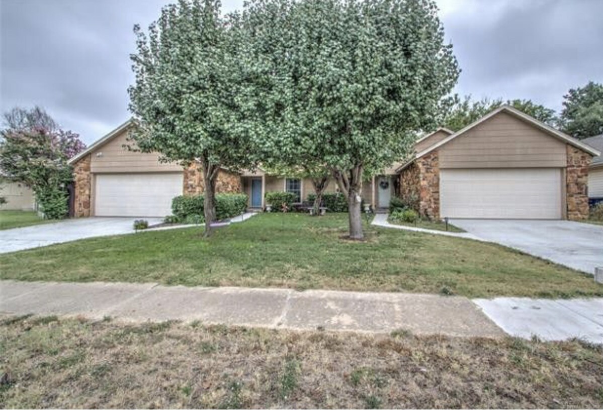 Primary Photo - 3911 S 125th E Ave