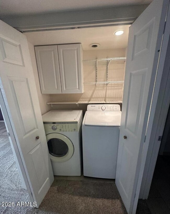 Foto del edificio - 1880 E Morten Ave