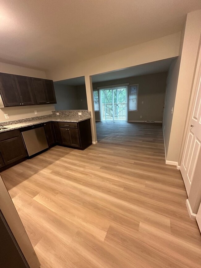 Interior Photo - 7506-7523 Rohlich Ct