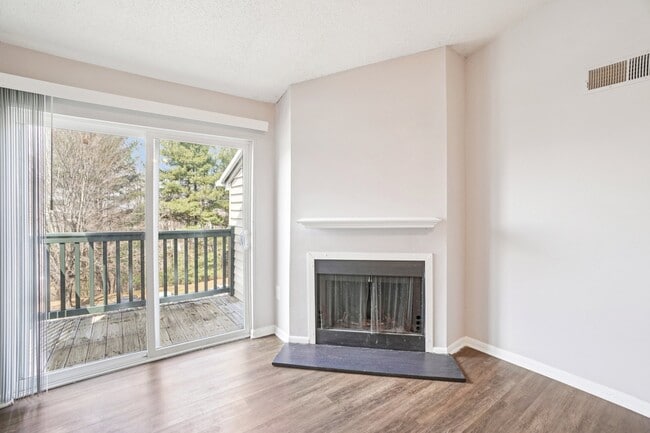 Building Photo - Woodberry