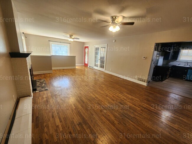 Foto del edificio - 3434 E 9th St N