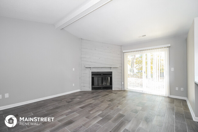 Building Photo - 1620 Stoneybrook Dr