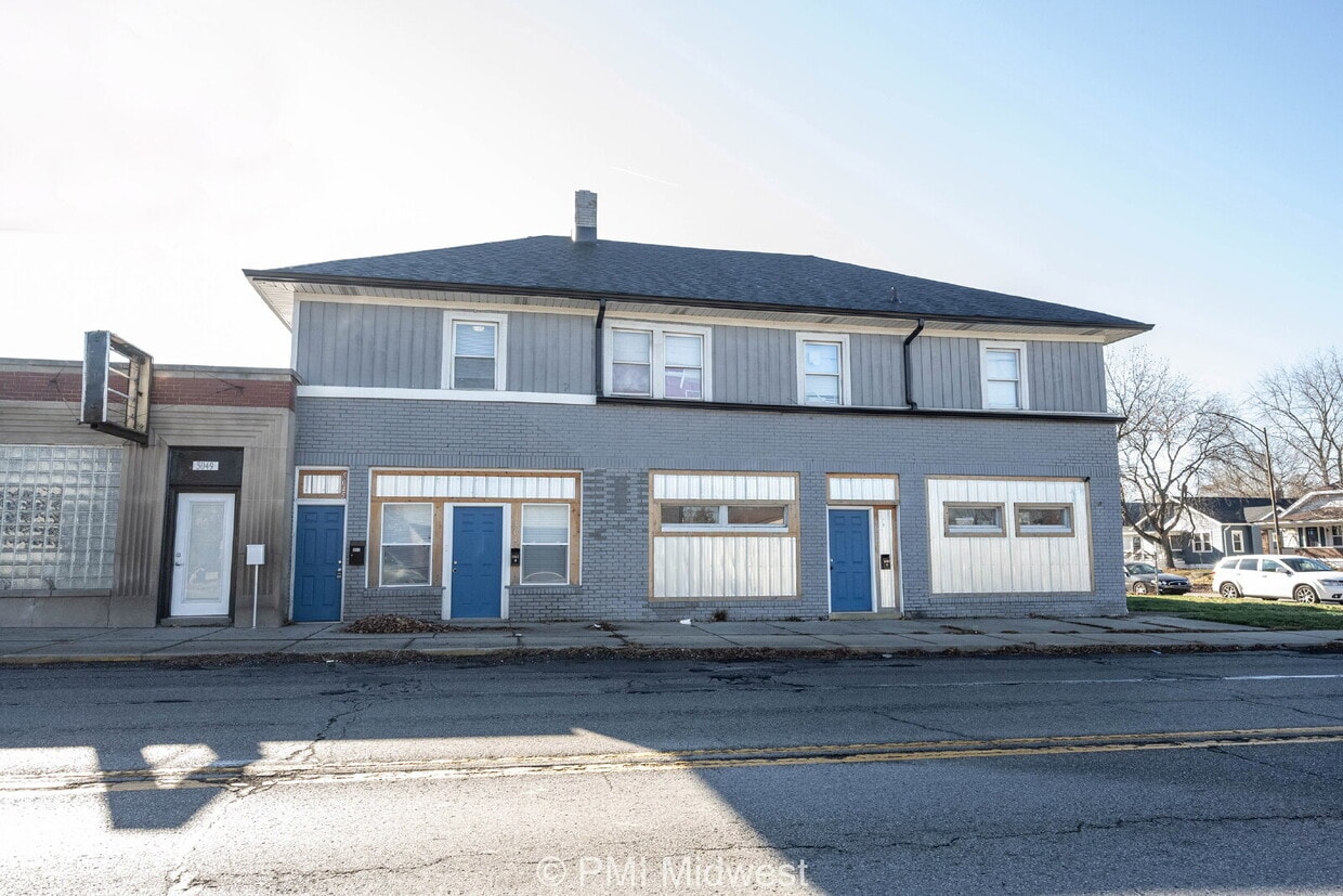 Primary Photo - 5045 E 10th St