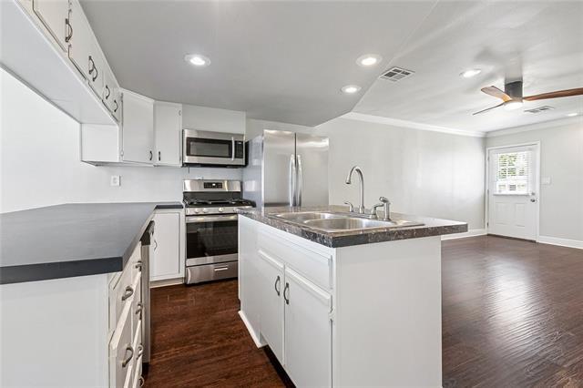 Building Photo - 710 West Dr