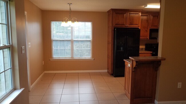 Foto del edificio - Charming 3BR/2BA Home Near Moody AFB – Large Backyard