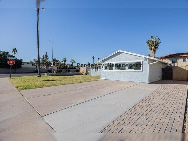 Building Photo - 5132 S Dorsey Ln