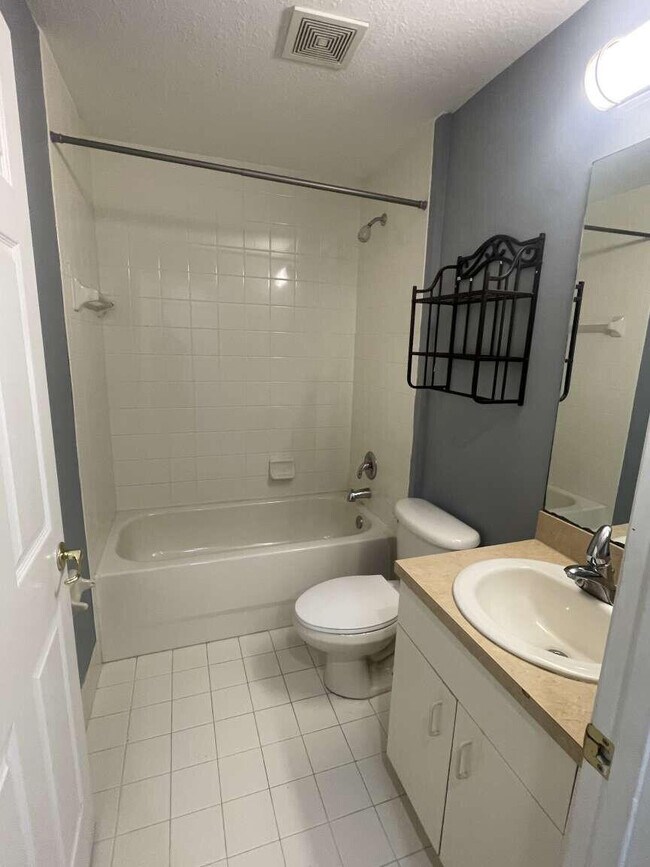 Foto del edificio - 2944 Hidden Hills Rd