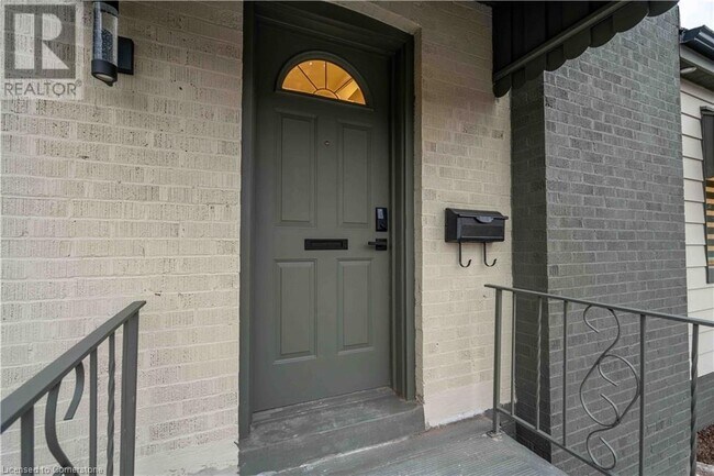 Photo du bâtiment - 104 2nd St N