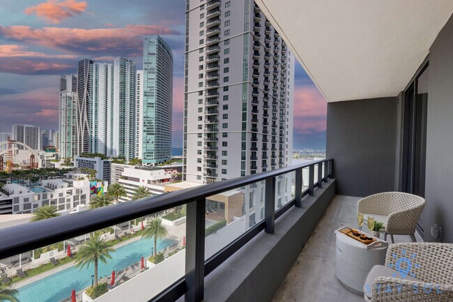 Foto del edificio - 601 NE 1st Ave