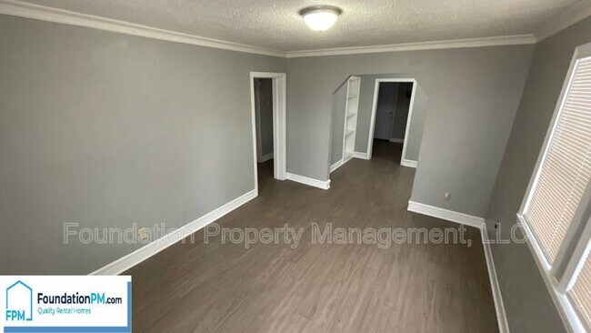 Building Photo - 958 Semmes St