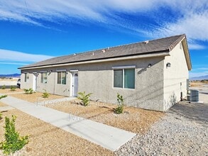 Building Photo - 1111 Sixshooter Ave