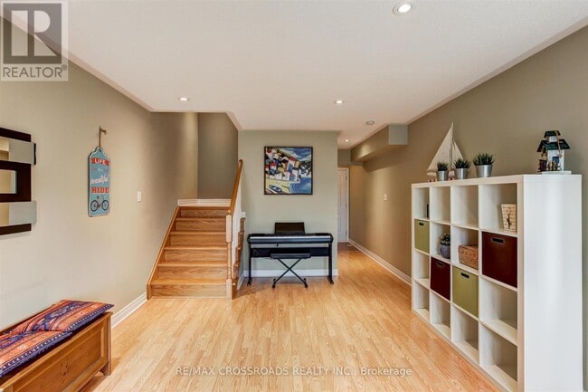 Building Photo - 2626 Bur Oak Ave