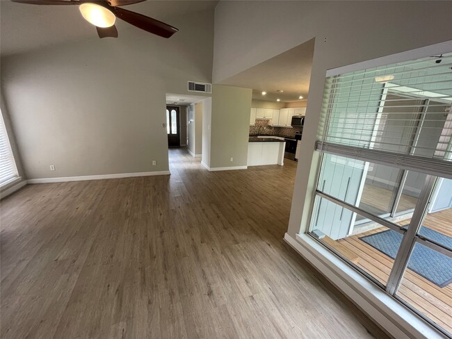 Foto del edificio - 12841 Orion Ct